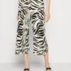 Anna Field Broek - Black/Off-White 2 Anna Field Broek - Black/Off-White -Anna Field Boutique 05422211455542e3b2a258b4709efbed