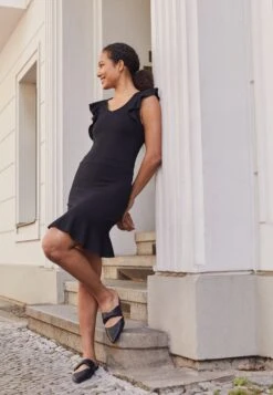 Anna Field Jerseyjurk - Black 3 Anna Field Jerseyjurk - Black -Anna Field Boutique 14e272a122104a59af9e3cc020ec7774