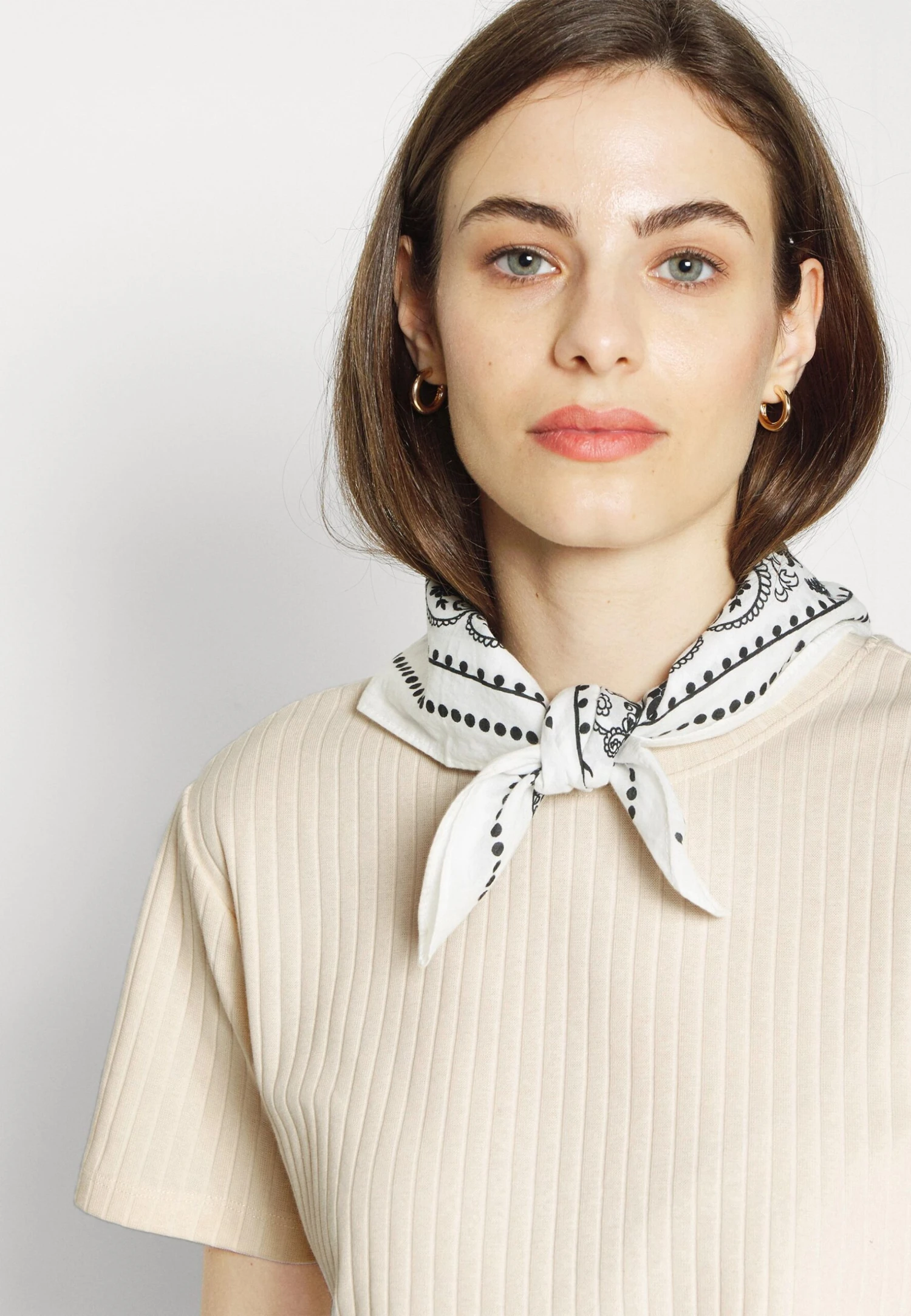 Top Skirt Set - Kokerrok - 003 - Off-White Top Skirt Set - Kokerrok - 003 - Off-White -Anna Field Boutique 17d77307363e48c6bd680b42cdfb7bf7 scaled