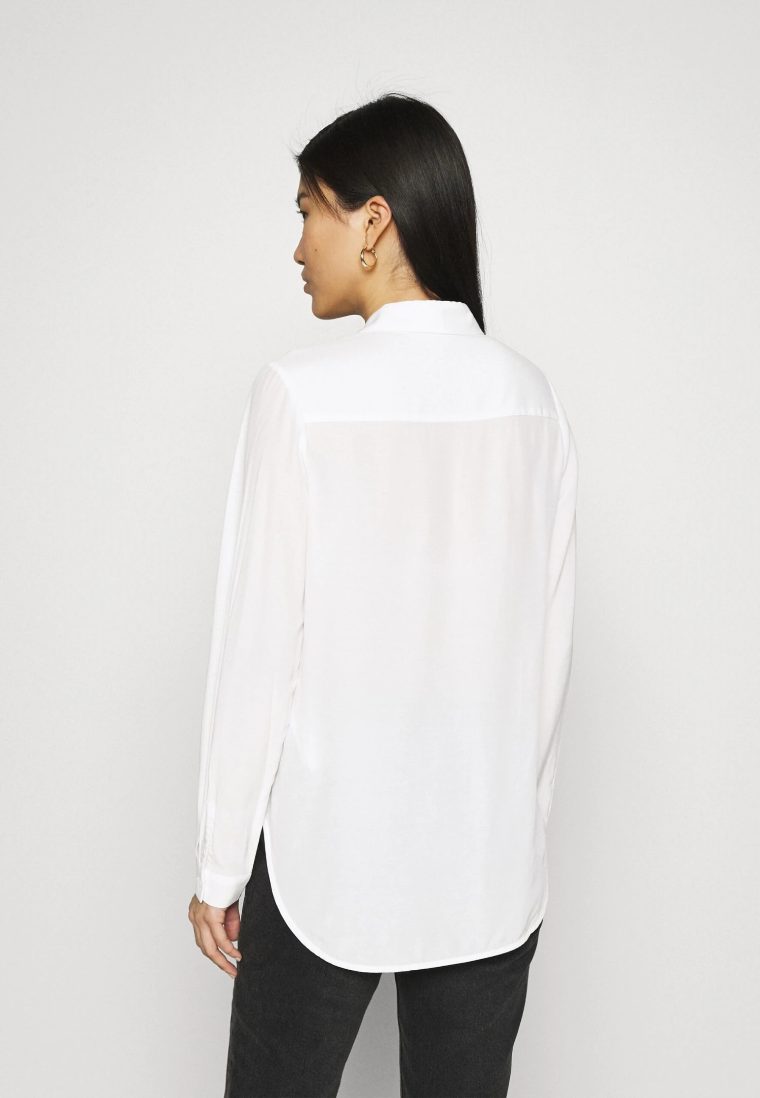 Basic Blouse With Front Pockets - Overhemdblouse - Offwhite Anna Field Basic Blouse With Front Pockets - Overhemdblouse - Offwhite -Anna Field Boutique 25b2dcdd81114e48bf79bfc23d5bd020 scaled