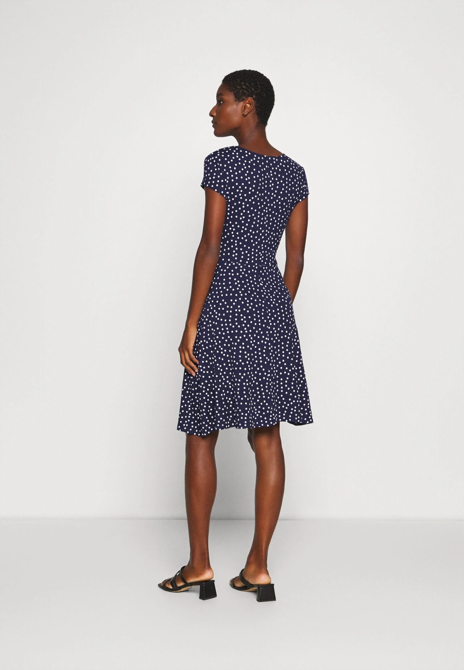 Jerseyjurk - Maritime Blue/White Anna Field Jerseyjurk - Maritime Blue/White -Anna Field Boutique 25e0ef750cc5463b947a515d72650840 scaled