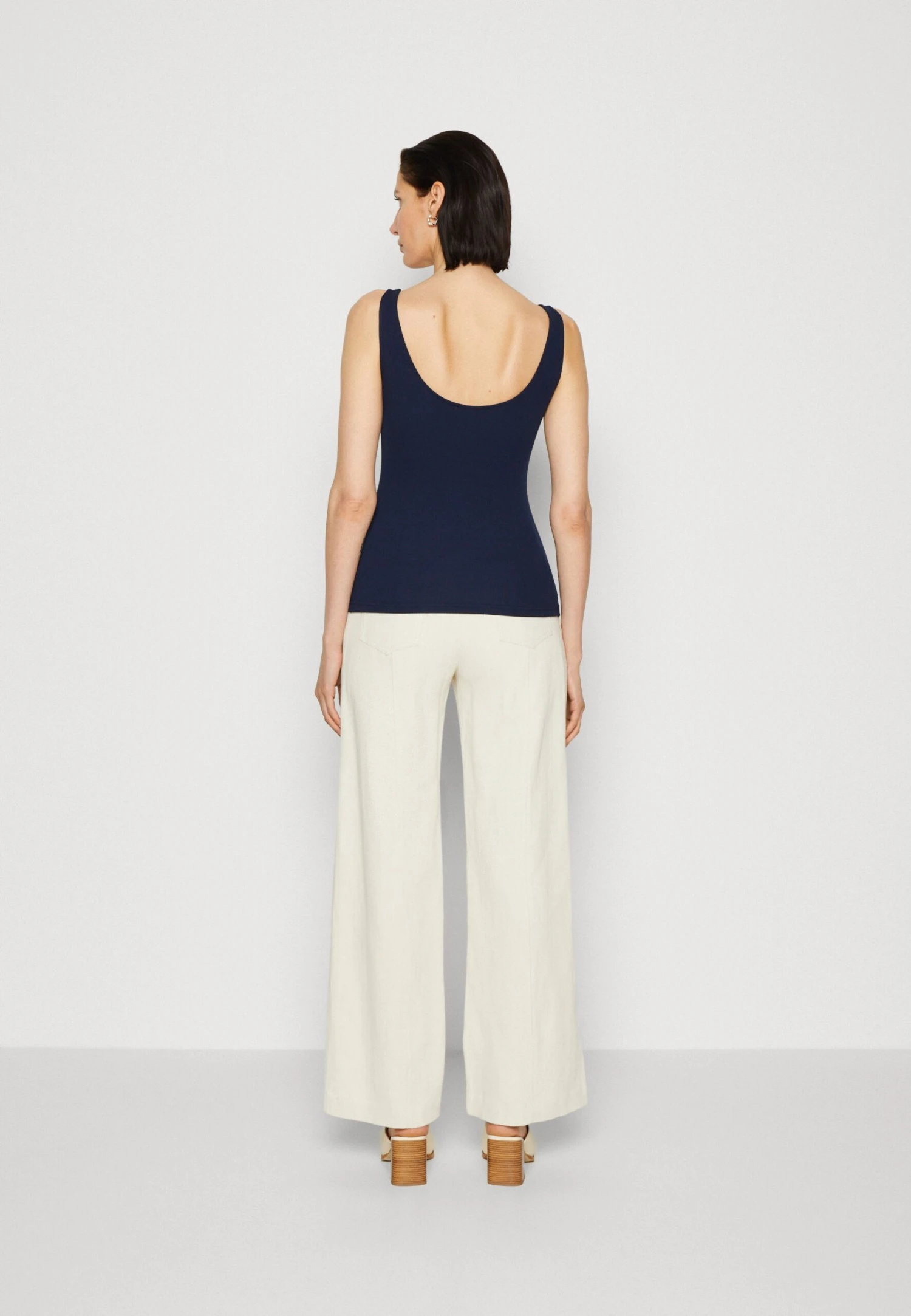 Top - Dark Blue Anna Field Top - Dark Blue -Anna Field Boutique 2dc7bdbad41b4ad29bf33c480baf2a69 scaled