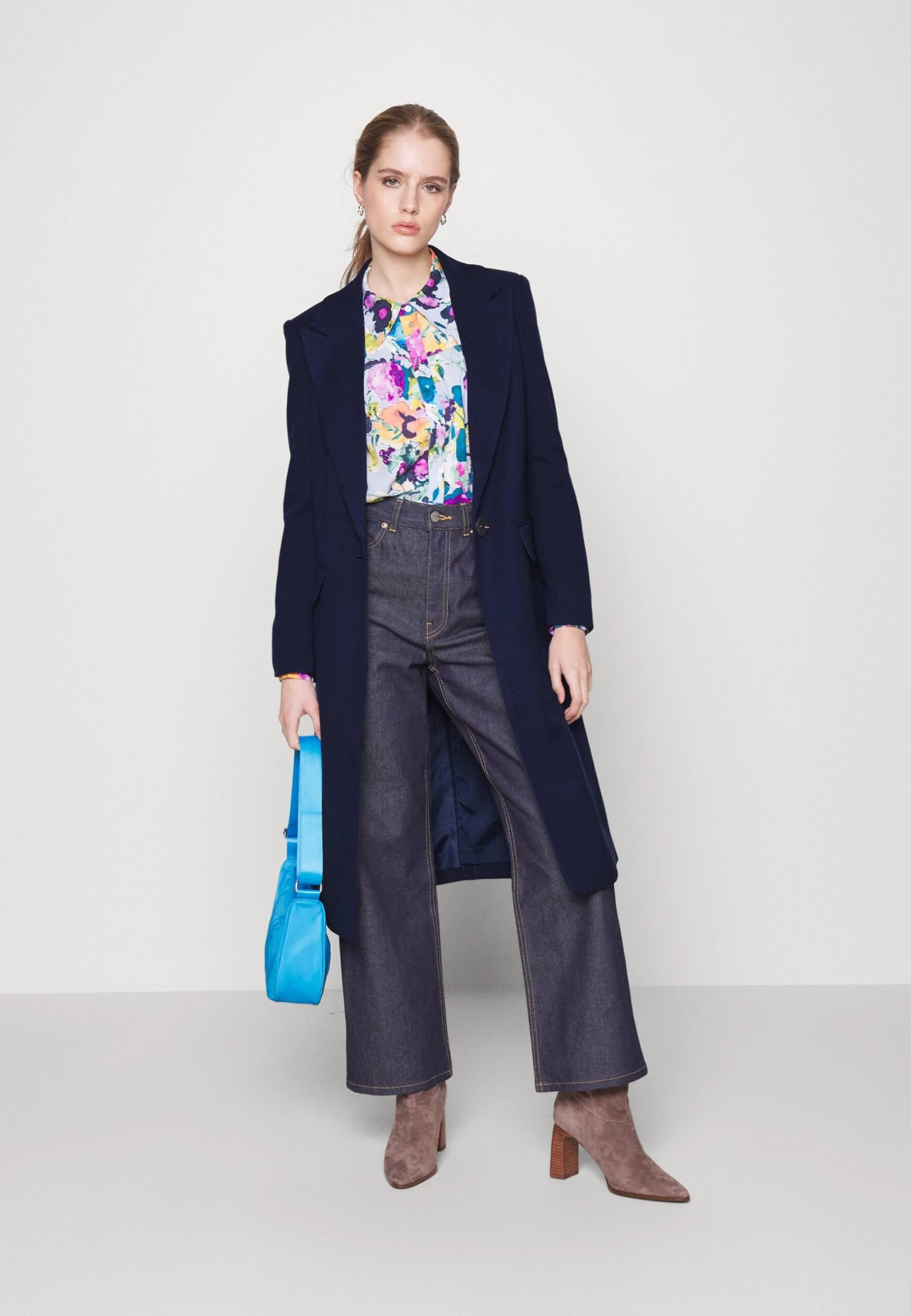 Mantel - Dark Blue Mantel - Dark Blue -Anna Field Boutique 2ecab520ac4441198b0fd0c84be5ba9e scaled