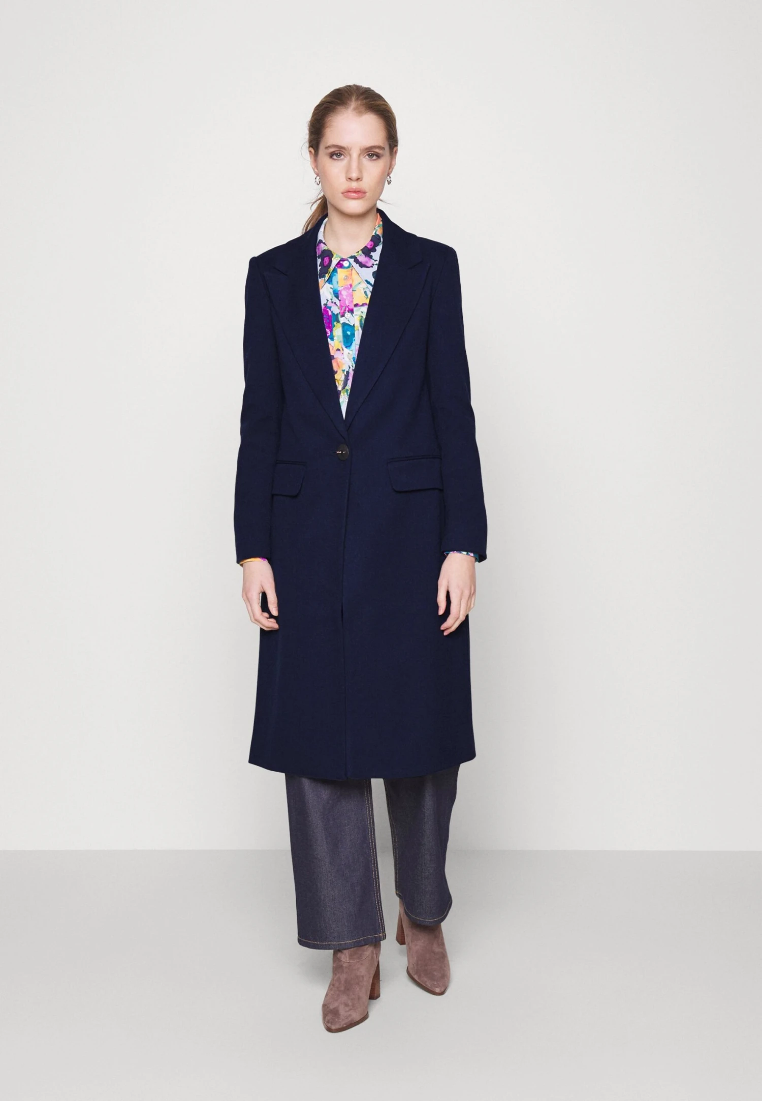 Mantel - Dark Blue Mantel - Dark Blue -Anna Field Boutique 4552a95682d14a7a907b076f7cd2db81 scaled