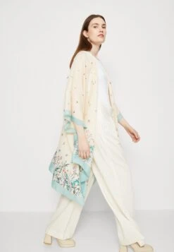 Anna Field Poncho - Yellow -Anna Field Boutique 469dd67874904c34ad91620cd427e621