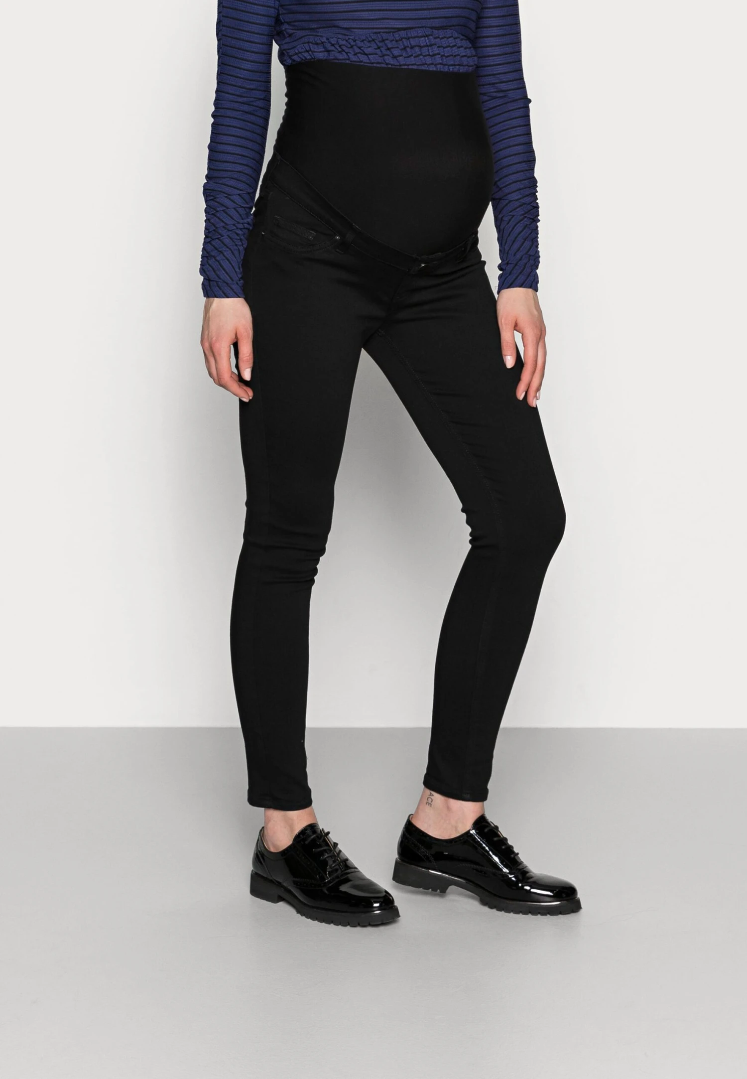 Slim Fit Jeans - Black Slim Fit Jeans - Black -Anna Field Boutique 4842e1f946834ee39680912a8c066707 scaled