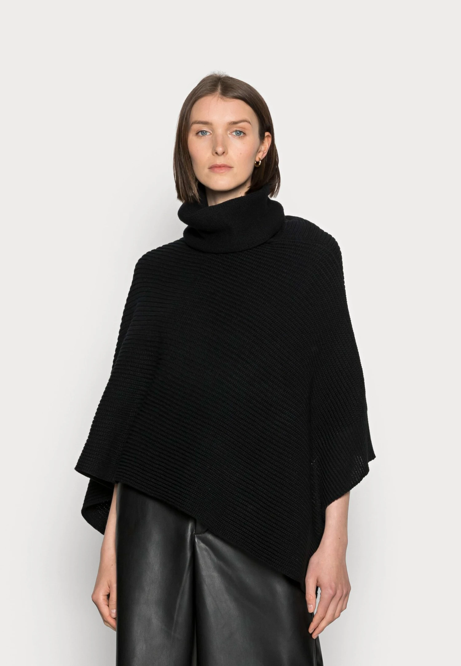 Poncho - Black Anna Field Poncho - Black -Anna Field Boutique 55f30f9345a9464b8f6f6df07952bca9 scaled
