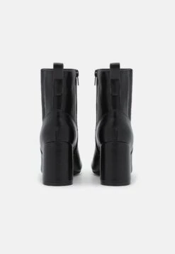 Anna Field Korte Laarzen - Black -Anna Field Boutique 5d2d432fbb5944eab4f8cbec25e459e2