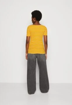 Anna Field T-Shirt Print - Dark Yellow/White 4 Anna Field T-Shirt Print - Dark Yellow/White -Anna Field Boutique 6266442cd1aa4081b5fa7a1857bda977