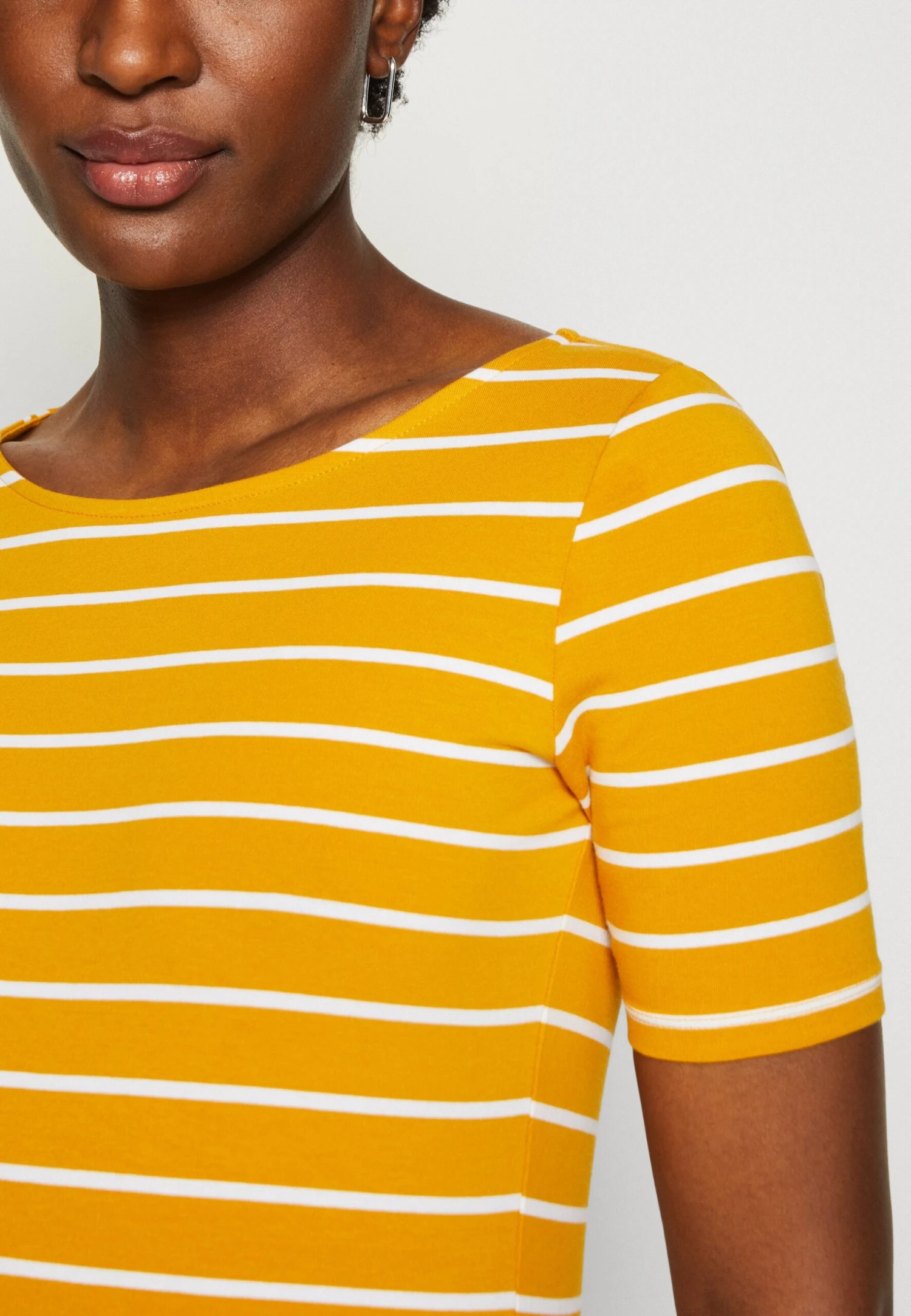T-Shirt Print - Dark Yellow/White Anna Field T-Shirt Print - Dark Yellow/White -Anna Field Boutique 6858eb2c24704c2091450f94a80f4c37 scaled