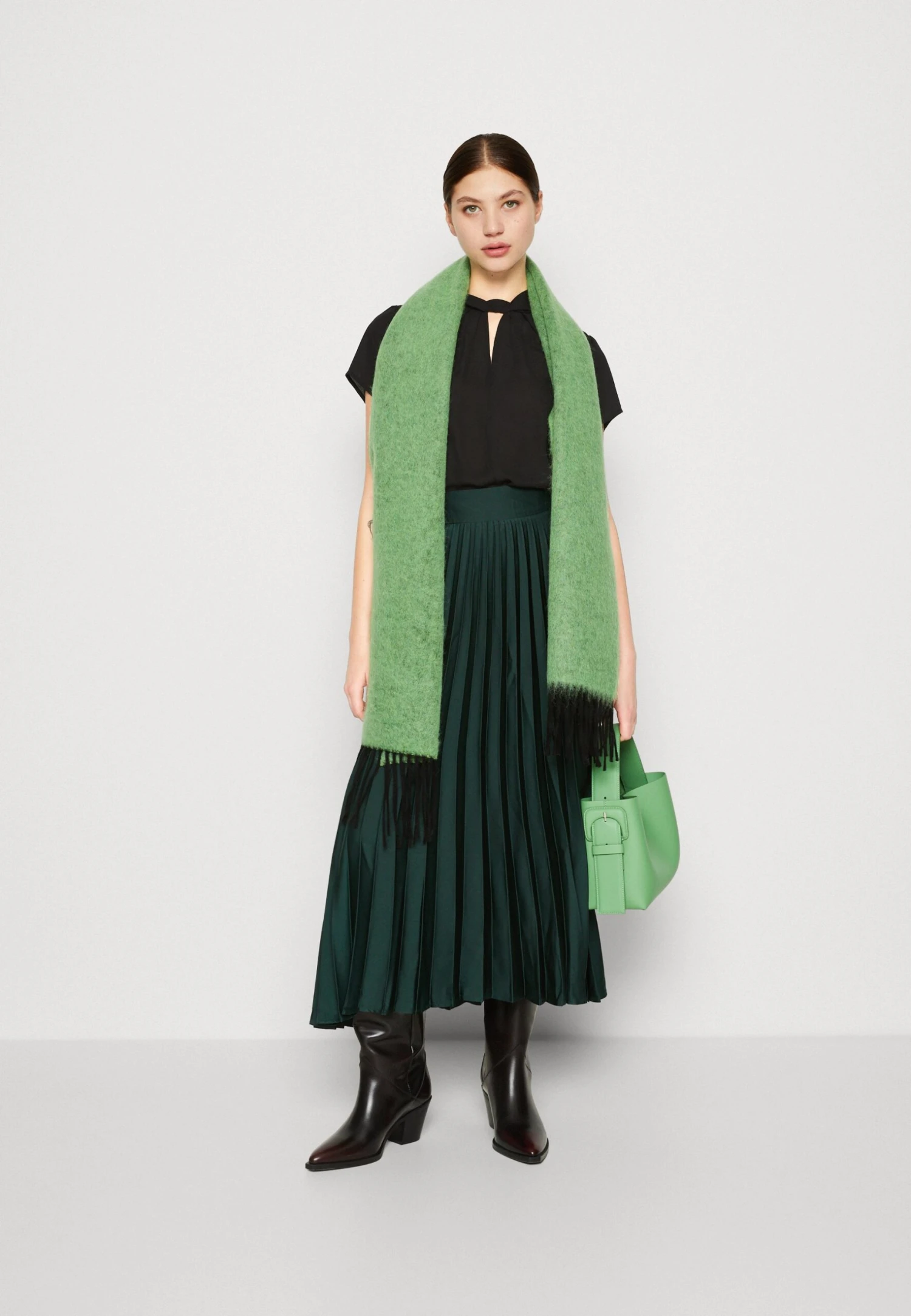 Blouse - Black Anna Field Blouse - Black -Anna Field Boutique 738bc0a0ce3641c284bec21807f16103 scaled