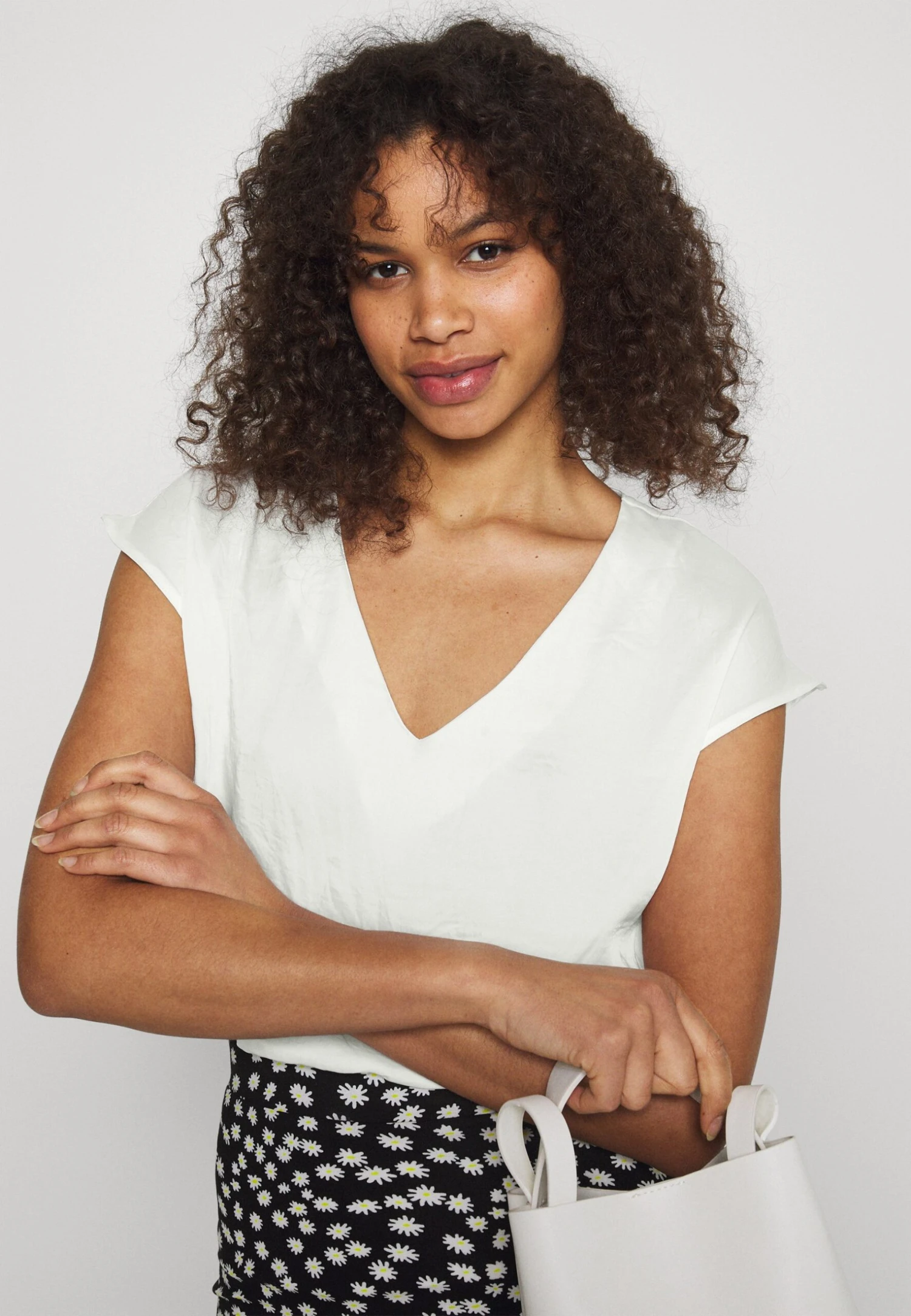 T-Shirt Basic - Off-White T-Shirt Basic - Off-White -Anna Field Boutique 7396f69cf9334655a4908ea604a7abef scaled