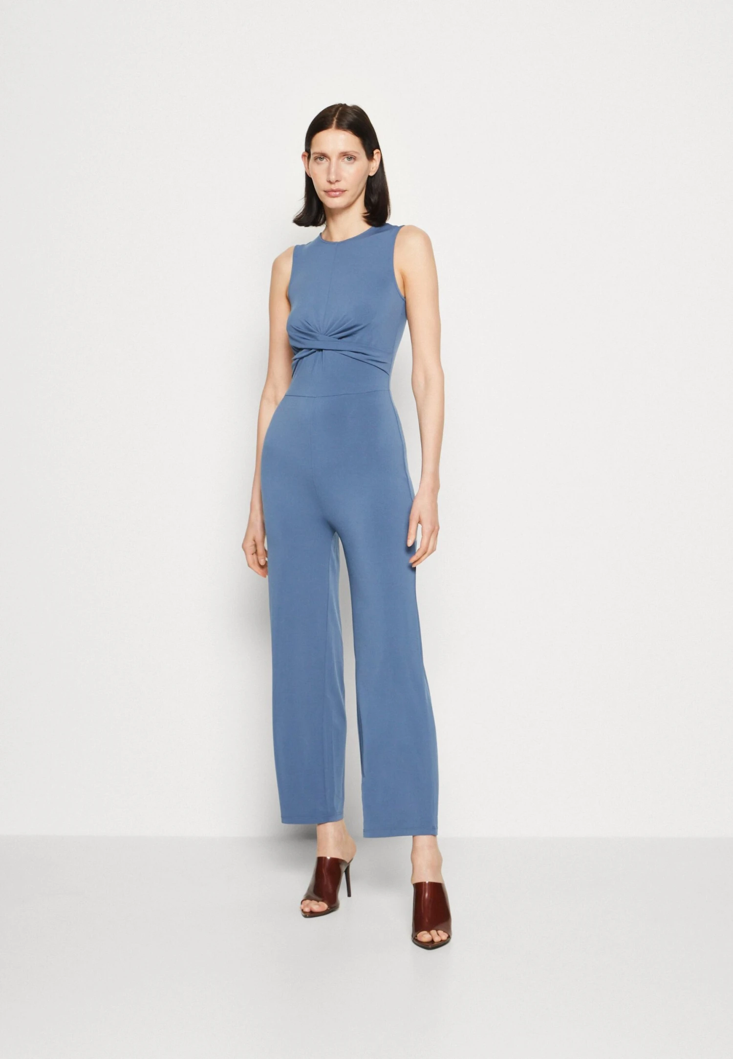 Jumpsuit - Dark Blue Anna Field Jumpsuit - Dark Blue -Anna Field Boutique 8206a538aeb644bc860ba0897aac1499 scaled