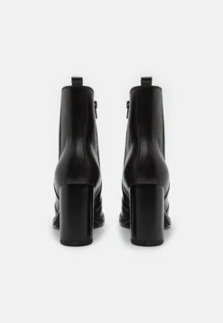 Leather- Enkellaarsjes Met Hoge Hak - Black 5 Leather- Enkellaarsjes Met Hoge Hak - Black -Anna Field Boutique 8285c3f6f7d94045bb79e27db56d5a46