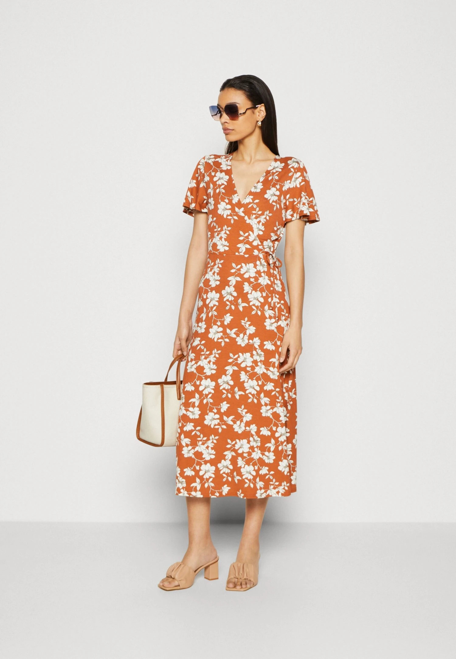 Jerseyjurk - Brown/White Anna Field Jerseyjurk - Brown/White -Anna Field Boutique 8606b1dfcf4b400cadd48bc2ece2be4f scaled