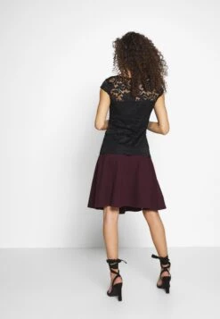 A-Lijn Rok - Winetasting -Anna Field Boutique 8f766584be6a4cec936a188a3c5e2c77