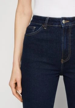 Anna Field Flared Jeans - Dark Blue 7 Anna Field Flared Jeans - Dark Blue -Anna Field Boutique 92966e06ec7342c289d306d1f37222f0