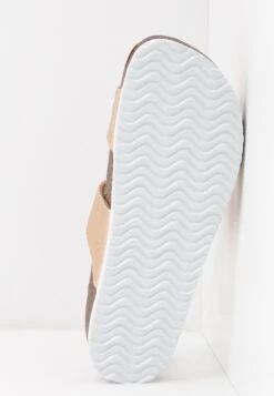 Anna Field Pantoffels - Rose Gold 8 Anna Field Pantoffels - Rose Gold -Anna Field Boutique 97a2aa3793284303a1a2c96beea9f9ee