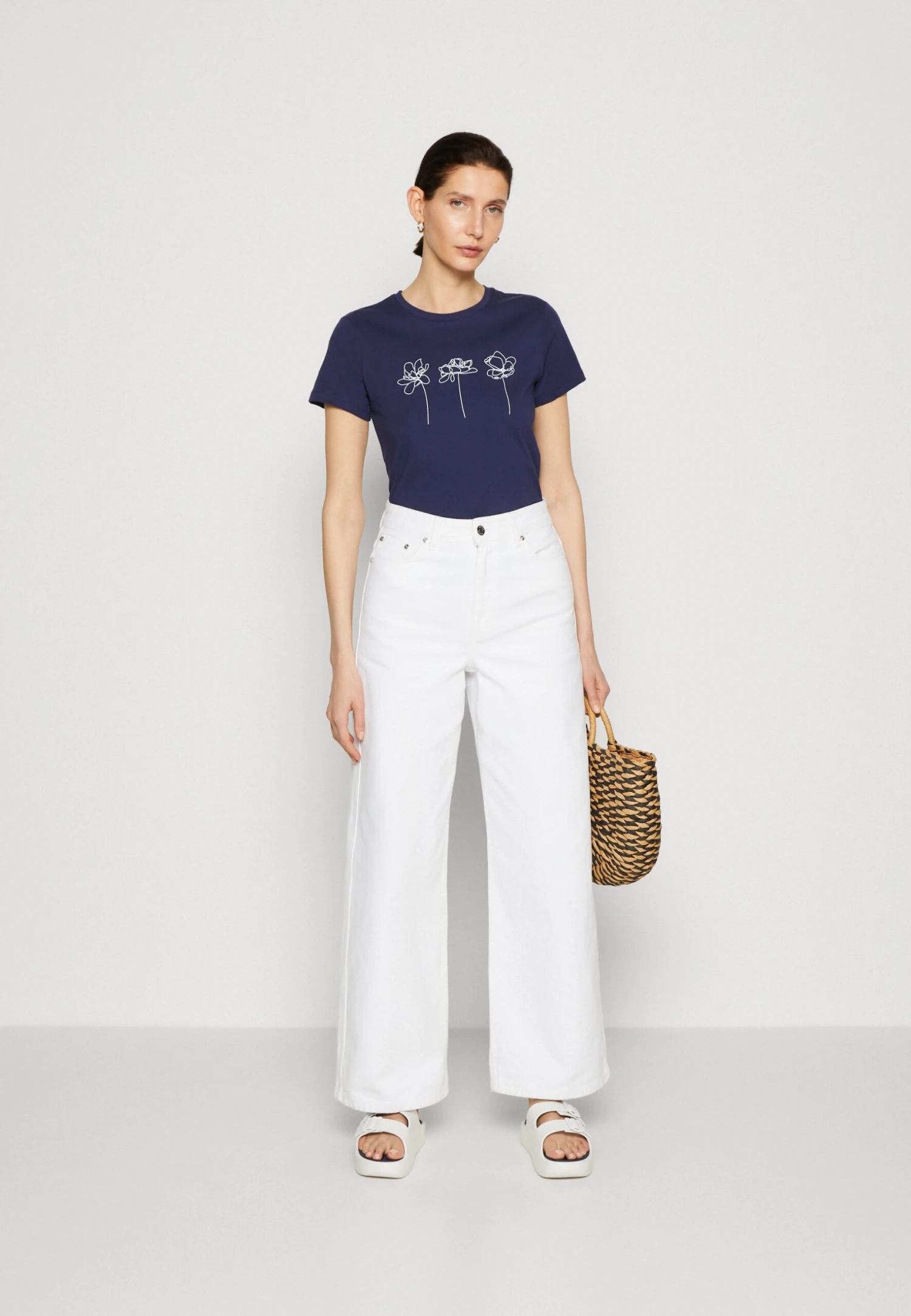 T-Shirt Print - Dark Blue Anna Field T-Shirt Print - Dark Blue -Anna Field Boutique a213442b5a6f4dc4a5350d154dacf99d scaled