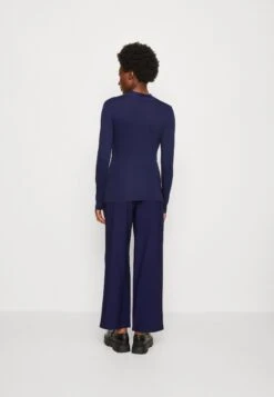 Anna Field Longsleeve - Dark Blue -Anna Field Boutique a90110676e5f4add99214f6b0c5d680d