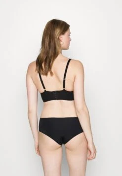 Anna Field 3 Pack - Slip - Black 4 Anna Field 3 Pack - Slip - Black -Anna Field Boutique b9012f05b3a24a0a8f7fa626af60e3ca