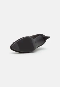 Anna Field Korte Laarzen - Black 6 Anna Field Korte Laarzen - Black -Anna Field Boutique b9564f55e2754b08ad3b2650629033d6