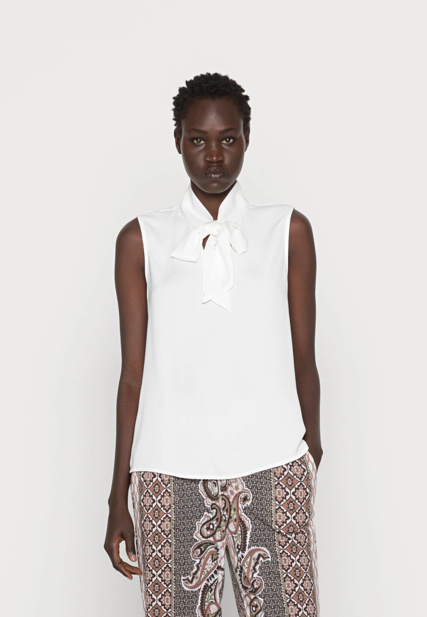 Top - White Anna Field Top - White -Anna Field Boutique c104f20f6c3844749598996d9f661871 scaled