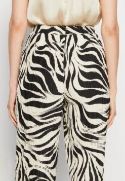 Anna Field Broek - Black/Off-White 7 Anna Field Broek - Black/Off-White -Anna Field Boutique c21ccce7d3134ebfad5a7bcfc7a2f5a4