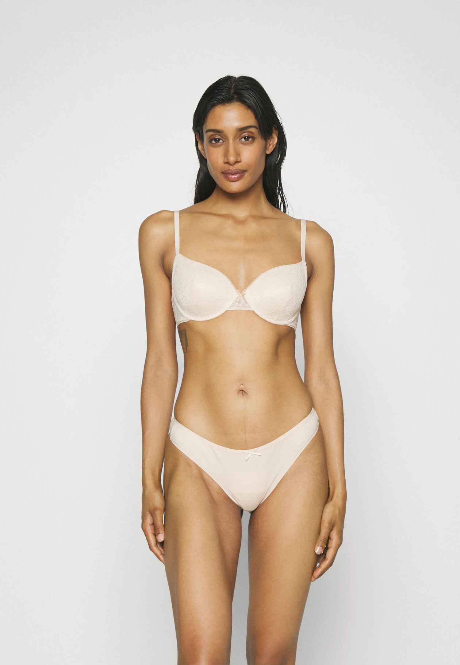 2 Pack - Beugel Bh - Black/Nude Anna Field 2 Pack - Beugel Bh - Black/Nude -Anna Field Boutique c32a15f37c59440faf361b77c9e146a6 scaled