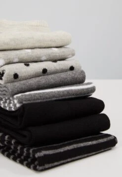 Anna Field 8Pp Spot Stripe- Sokken - Grey 5 Anna Field 8Pp Spot Stripe- Sokken - Grey -Anna Field Boutique c4f9f9de7c754216a2ed0c3f542fba9e