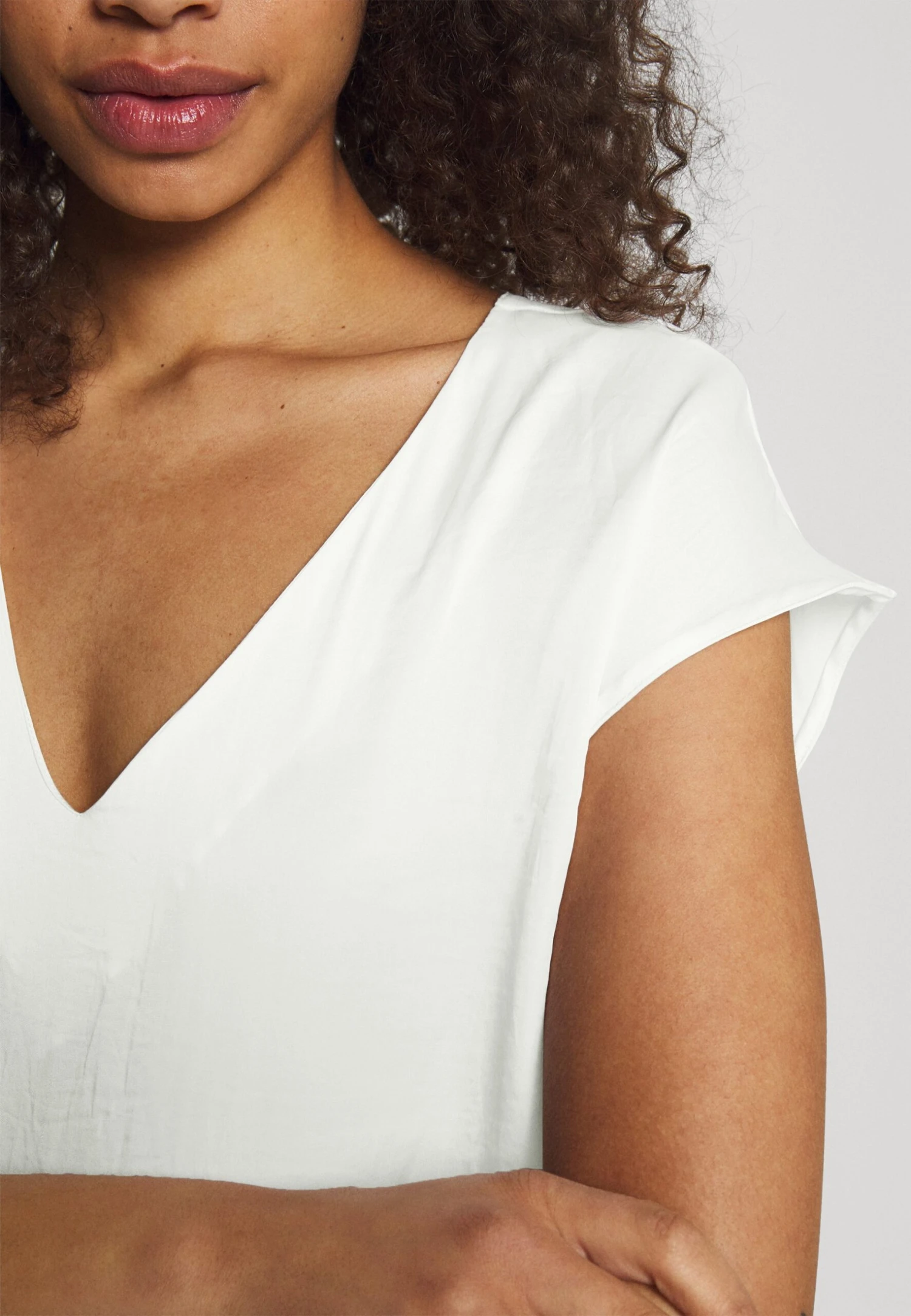 T-Shirt Basic - Off-White T-Shirt Basic - Off-White -Anna Field Boutique cb23e57e99a94b01b89ff35dc94b1c39 scaled