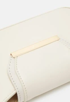Anna Field Clutch - Off-White -Anna Field Boutique d1760239891842bebd0939340d16ef9d