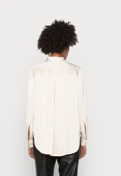 Anna Field Overhemdblouse - Nude 4 Anna Field Overhemdblouse - Nude -Anna Field Boutique d440f1564b214990b8800f83f8491c11