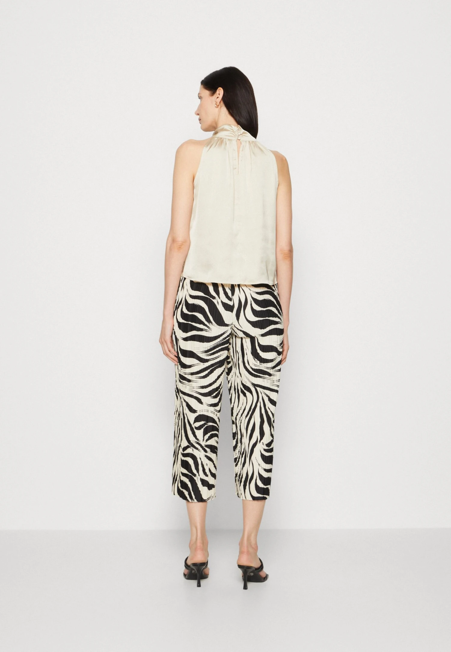 Top - Off-White Anna Field Top - Off-White -Anna Field Boutique d9c5d38d7f3d4273906a516a7842f4a3 scaled