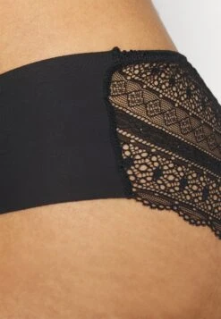 Anna Field Frolice 10Pp Short - Slip - Black -Anna Field Boutique db0701ab8c474f558d3b9d4f4cda0998