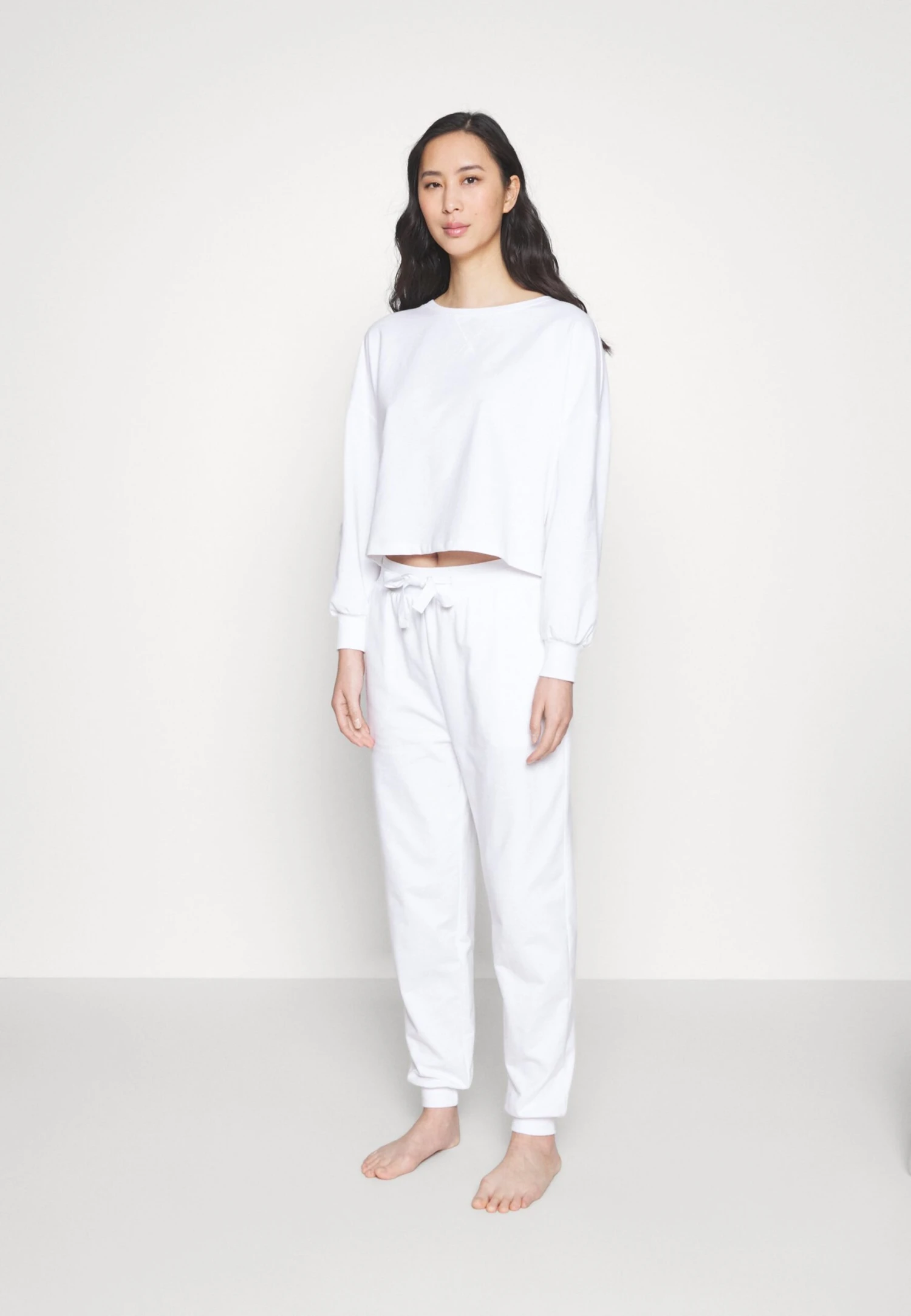 Pyjama - Off White Anna Field Pyjama - Off White -Anna Field Boutique e181a24b343d482d89f969451d3c4aa2 scaled