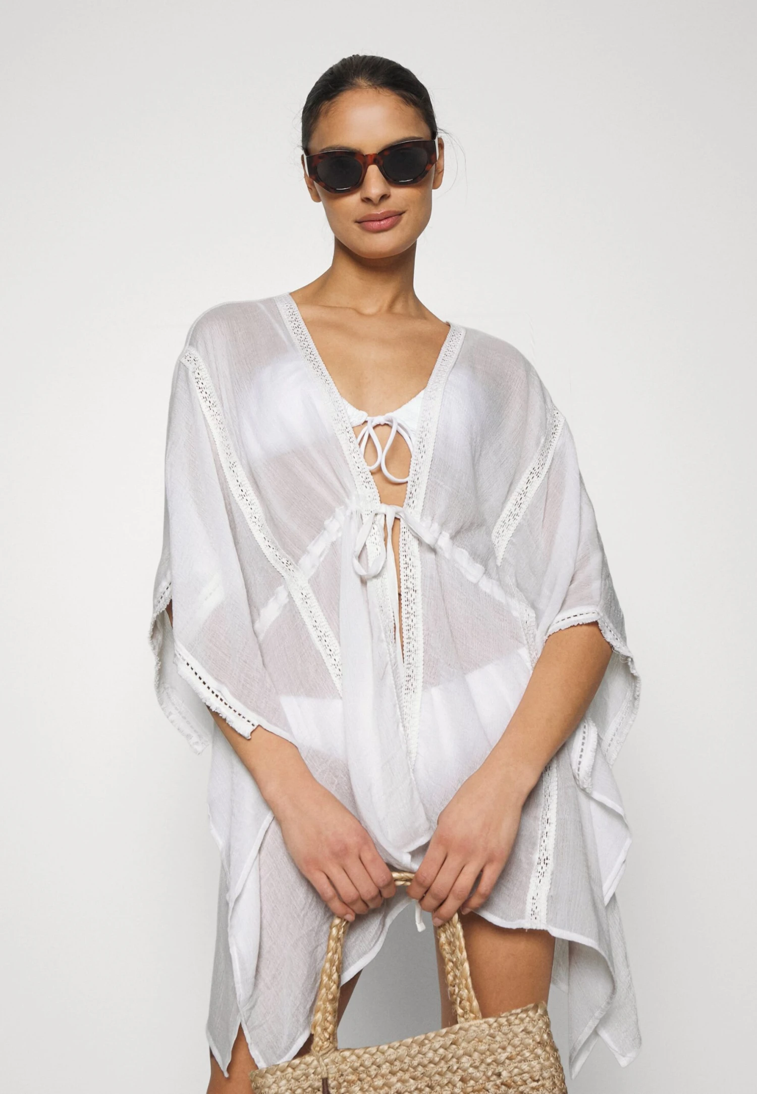 Strandaccessoire -White Anna Field Strandaccessoire -White -Anna Field Boutique ed3c394b1fa14c08b403a56ddeedabbe scaled