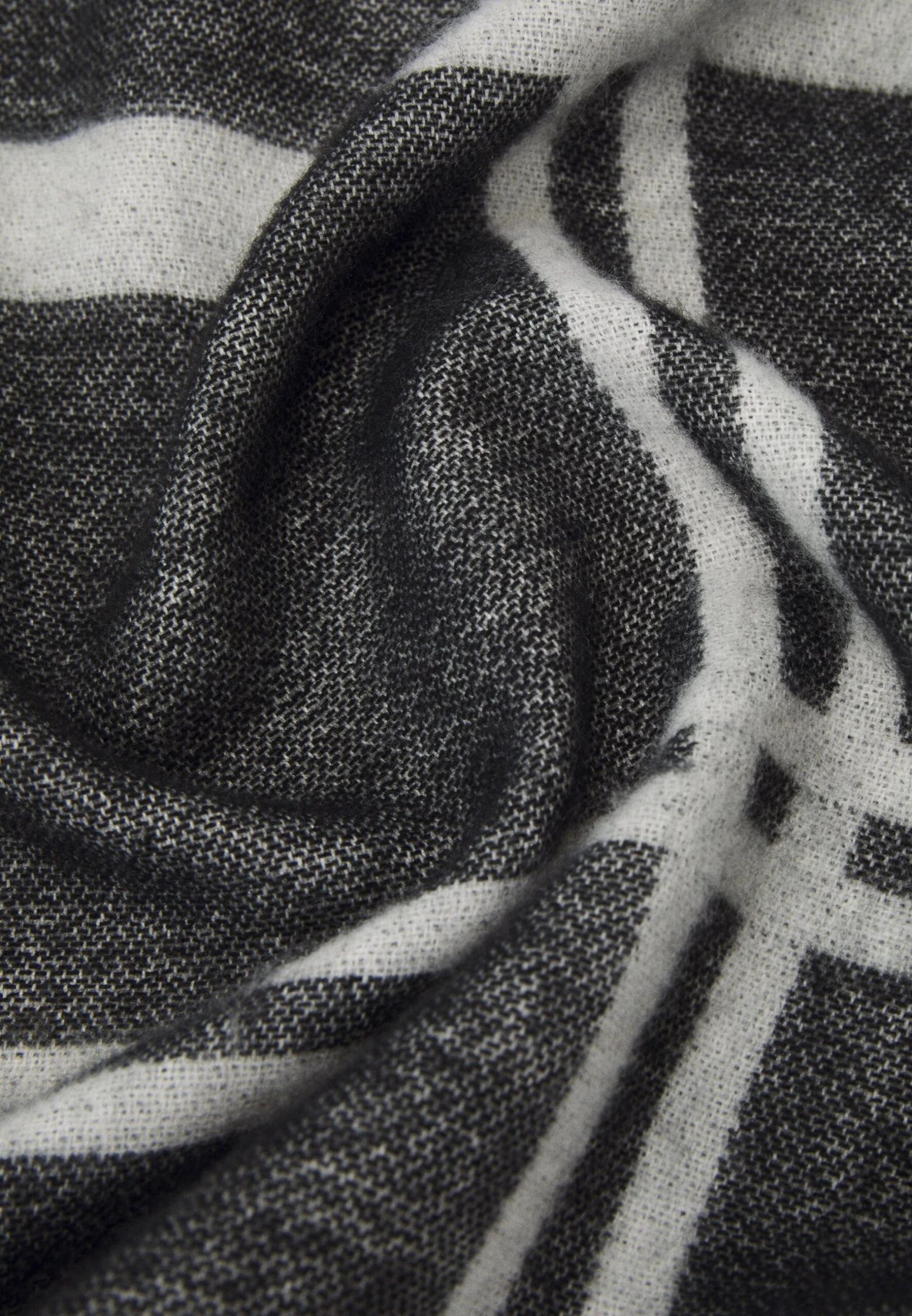 Sjaal - Beige/Black Anna Field Sjaal - Beige/Black -Anna Field Boutique f2c6cffe18854b72bc3bd33ccc67e5be scaled