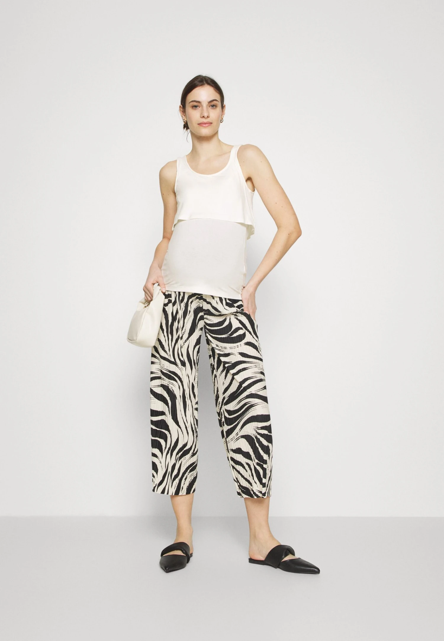 Top - White Top - White -Anna Field Boutique f9a7d589149a4c45b66b720dee52a5af scaled