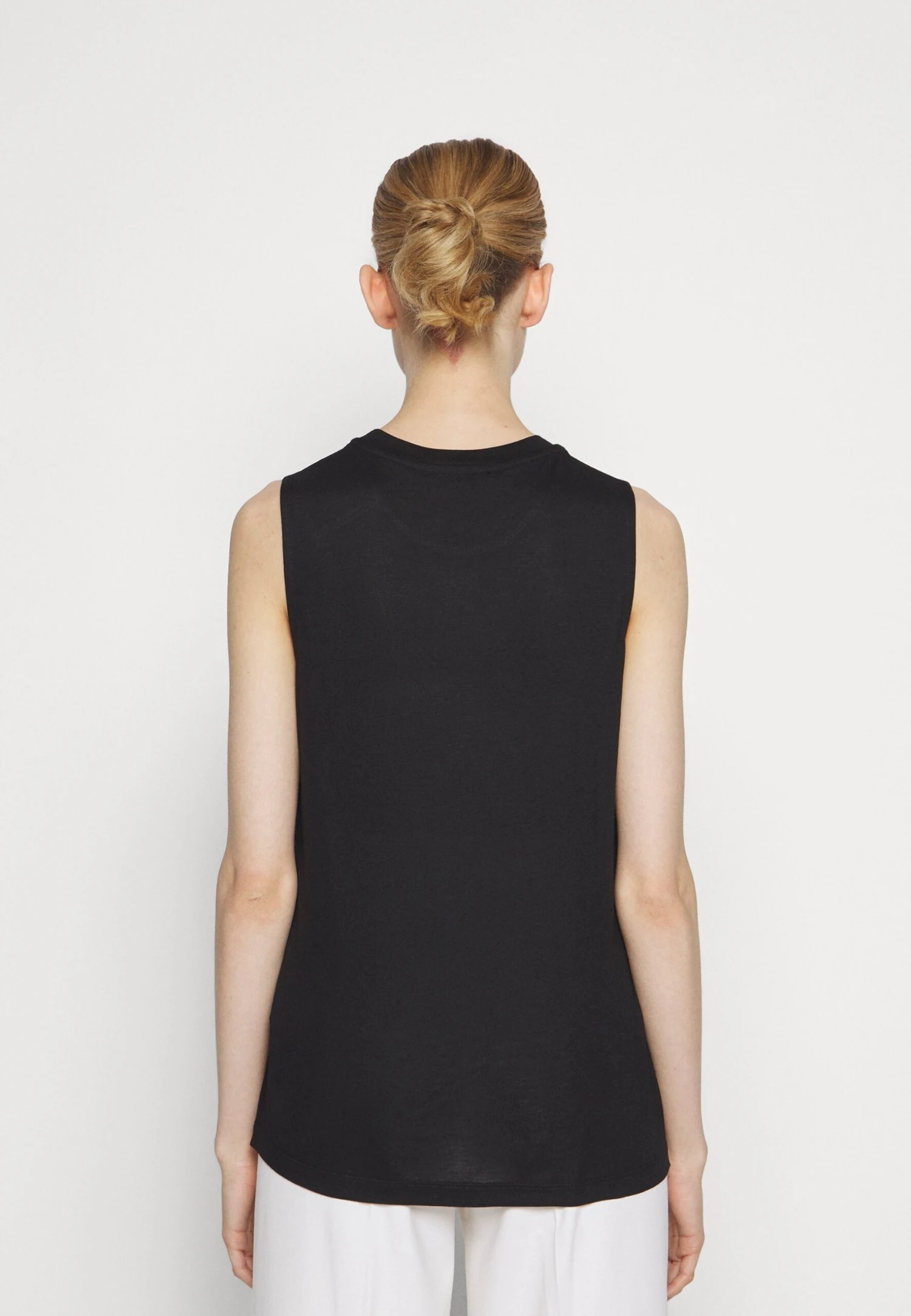 Blouse - Black/White Anna Field Blouse - Black/White -Anna Field Boutique fa9a7b1820d645049d7053508b30549a scaled