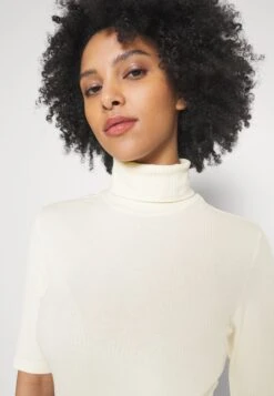 T-Shirt Basic -Off-White -Anna Field Boutique fbd573cd1af048ae90e030b771a6ca35