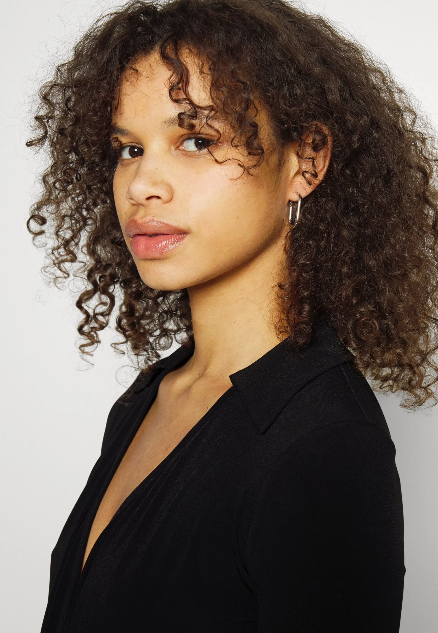 Center Front Knot Low Midi Dress - Jurk - Black Center Front Knot Low Midi Dress - Jurk - Black -Anna Field Boutique fbf96bda43504365b9c46d77c1a4e5ab scaled