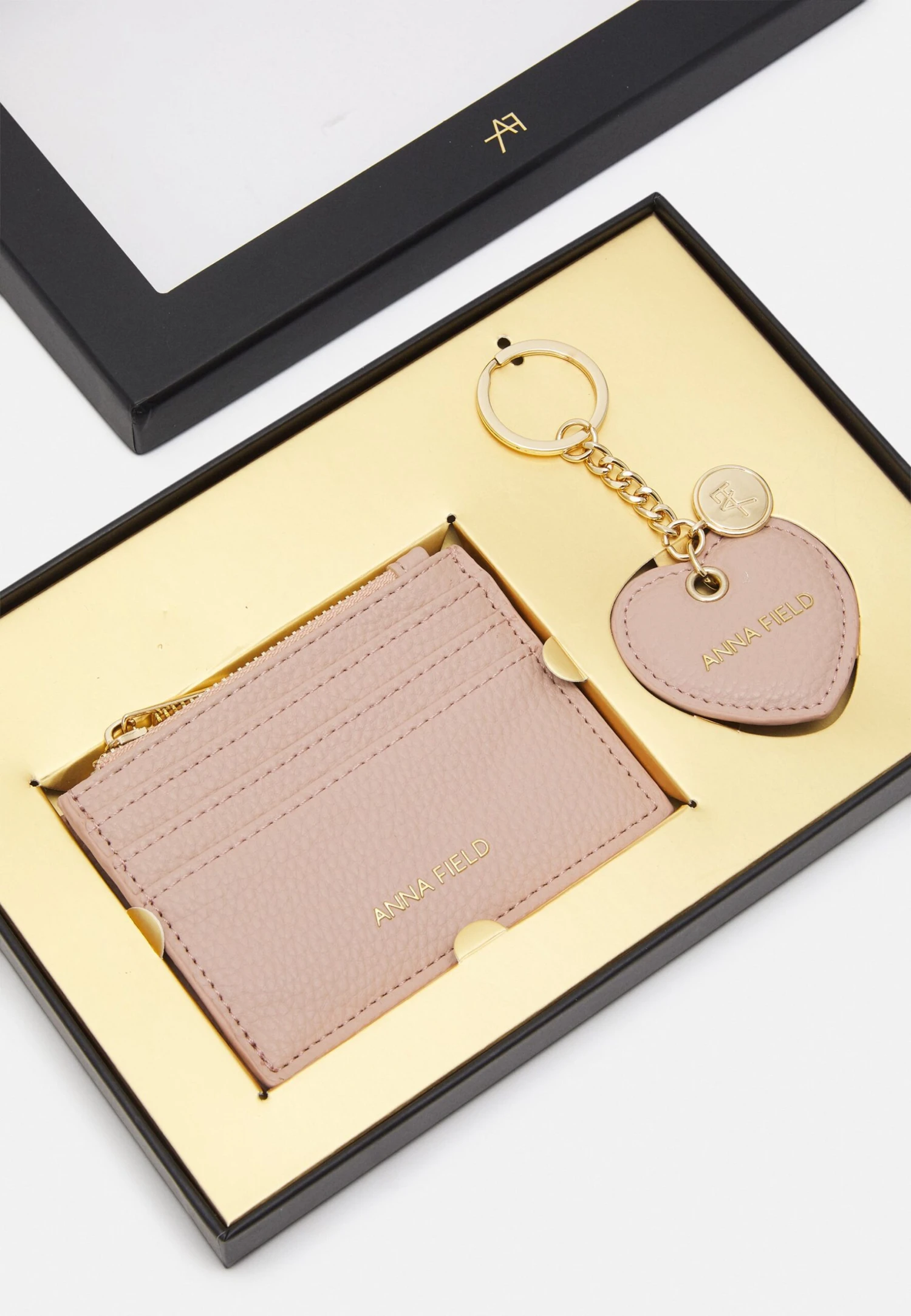 Set - Visitekaarthouder - Nude Anna Field Set - Visitekaarthouder - Nude -Anna Field Boutique fe7c2be51a2b4deabf3c97e99bdf5109 scaled