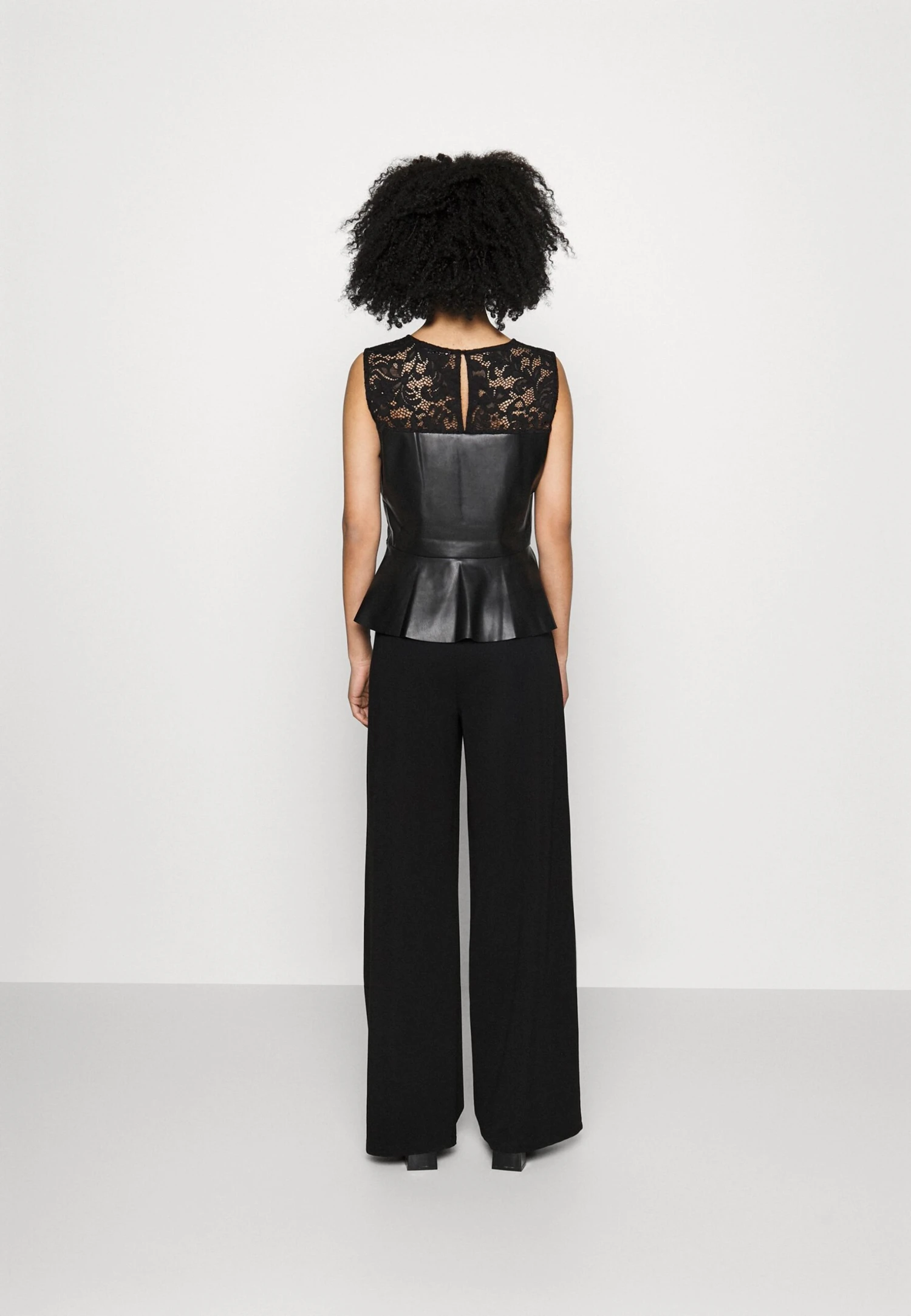 Blouse -Black Blouse -Black -Anna Field Boutique fec4ea84f885435681ea39edd3922174 scaled